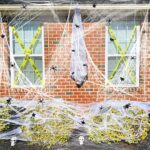 900 sqft Spider Webs Halloween Decorations Bonus with 30 Fake Spiders, Super Stretch Cobwebs for Halloween Indoor and Outdoor Party Supplies